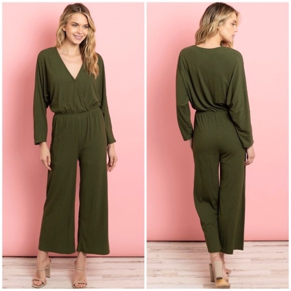 VERY J Olive Ribbed Surplice Long Sleeve Jumpsuit size medium